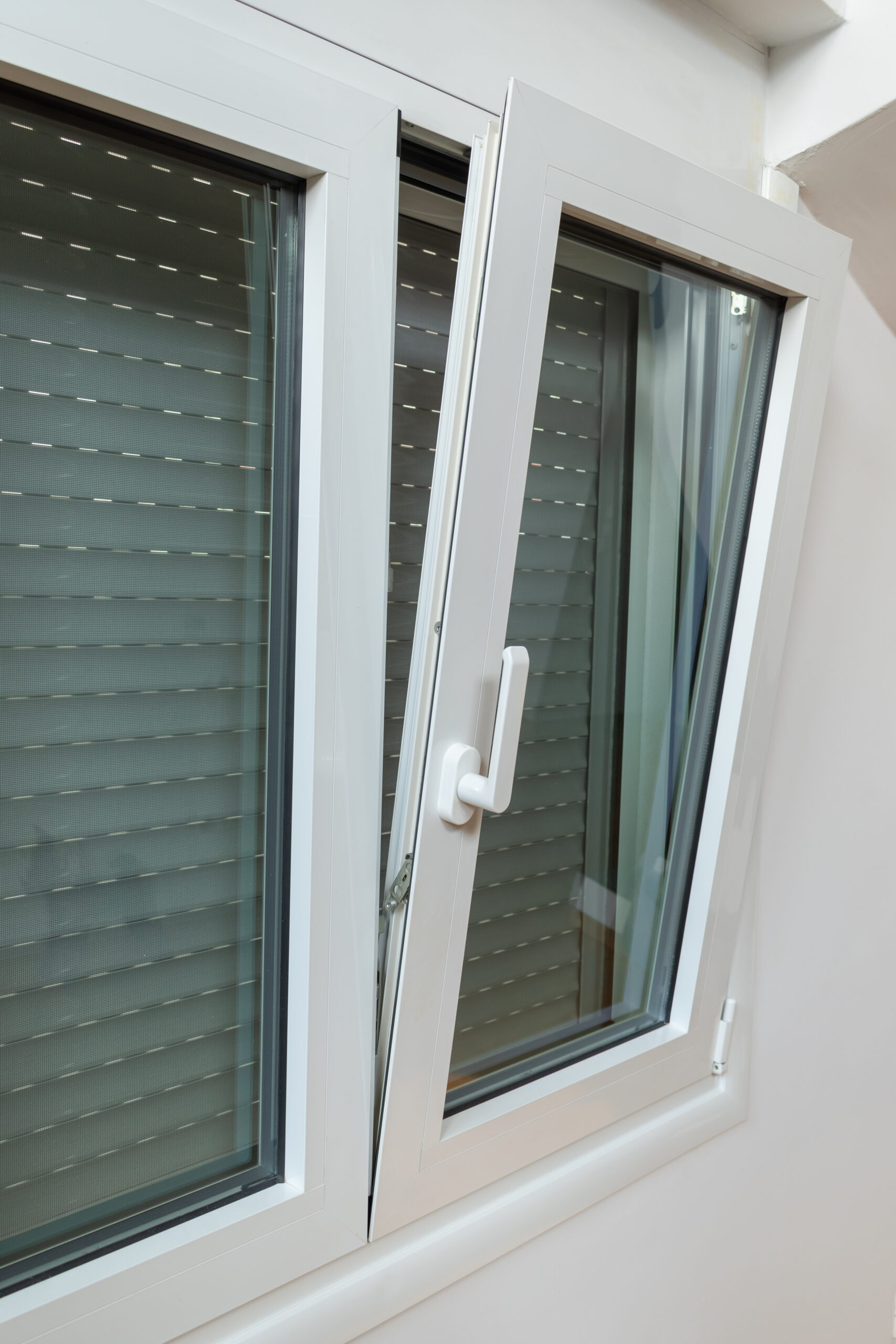 Double tilt and turn aluminum thermal break window with vertical